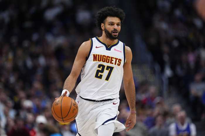 压哨三罚+5记三分！穆雷上半场7中5砍下18分6板5助 正负值+28